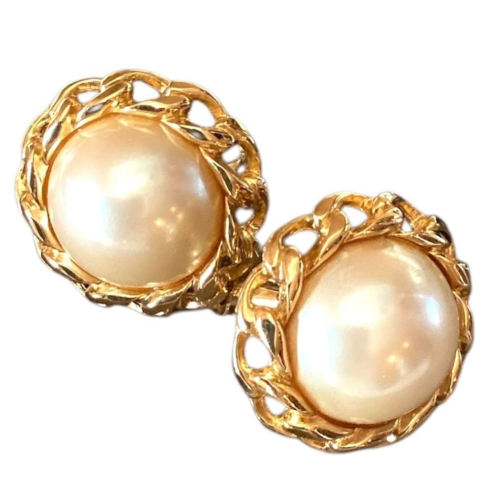 Elegant Gold and Cream Pearl Earrings